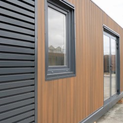 Módulo habitable de 8×3 metros modelo Berlín con instalaciones sanitarias y cocina